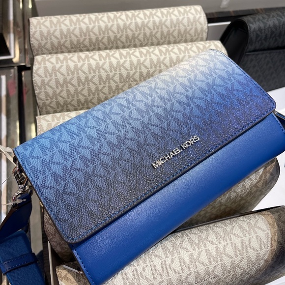 MICHAEL KORS Jet Set Large Ombré Signature Logo Crossbody Bag
Galaxy Blue 
NWT - Picture 4 of 16